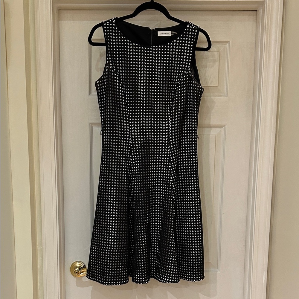 Calvin Klein Black and White Patterned Sleeveless Dress Size 10